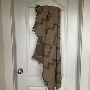 Aritzia (Wilfred Free) Blanket Scarf